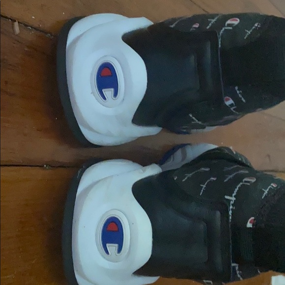 Champion shoes - Picture 3 of 3